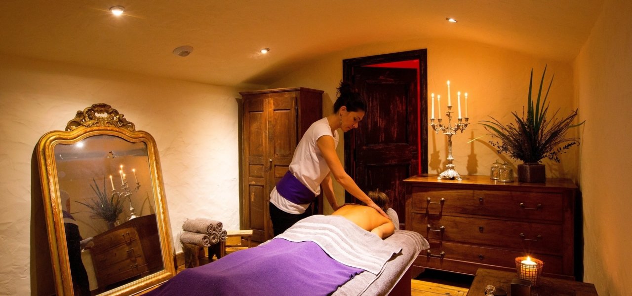 Relaxing massage at Domaine de Murtoli